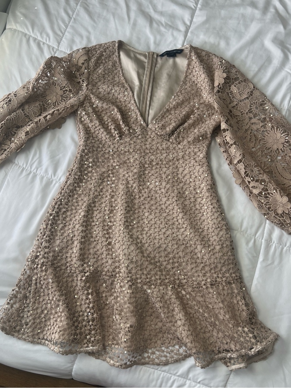Vintage French Connection Beige Lace Long-Sleeve V-Neck Dress